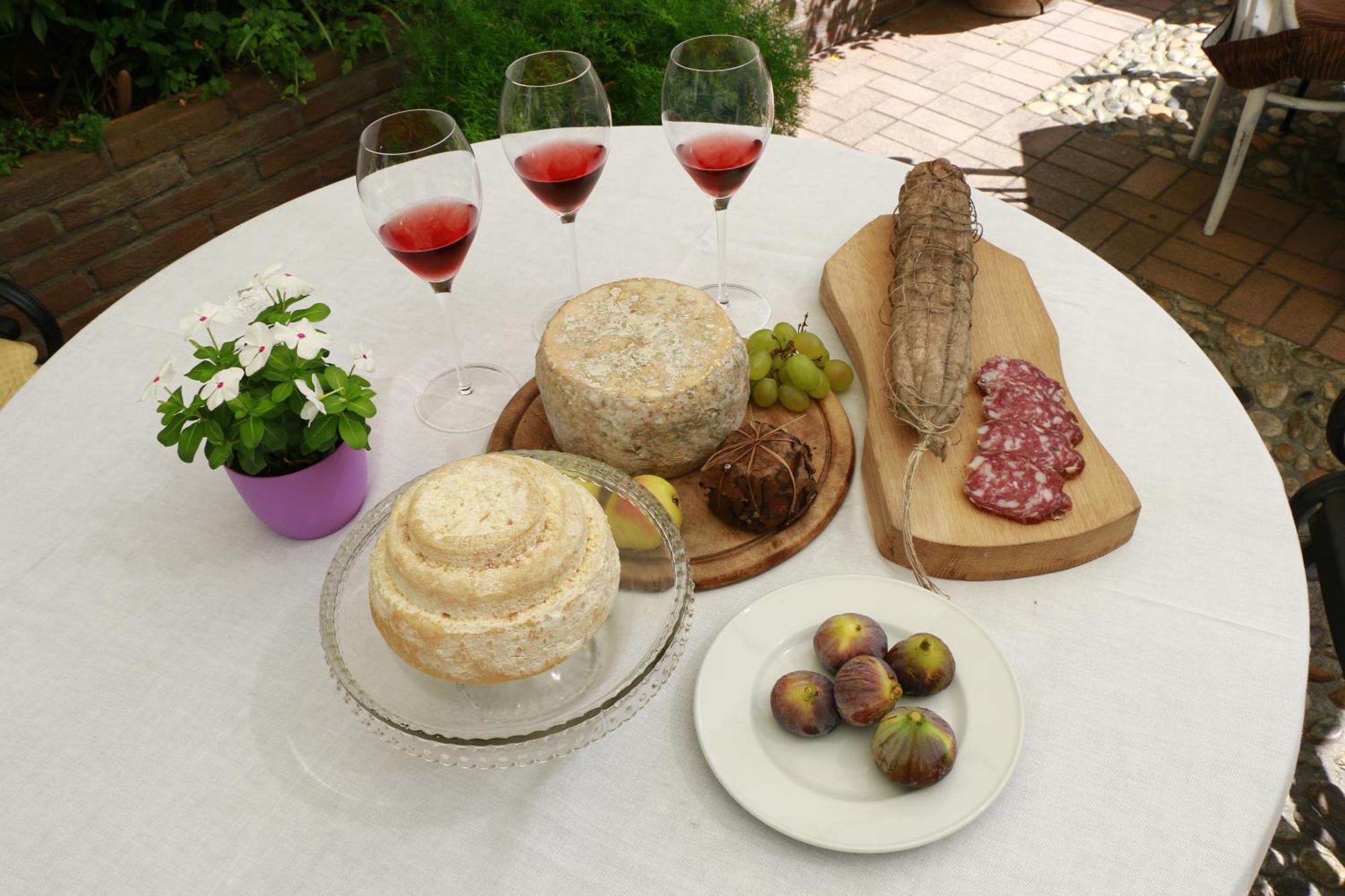 Albergo & Ristorante Selvatico Rivanazzano Terme Exterior foto